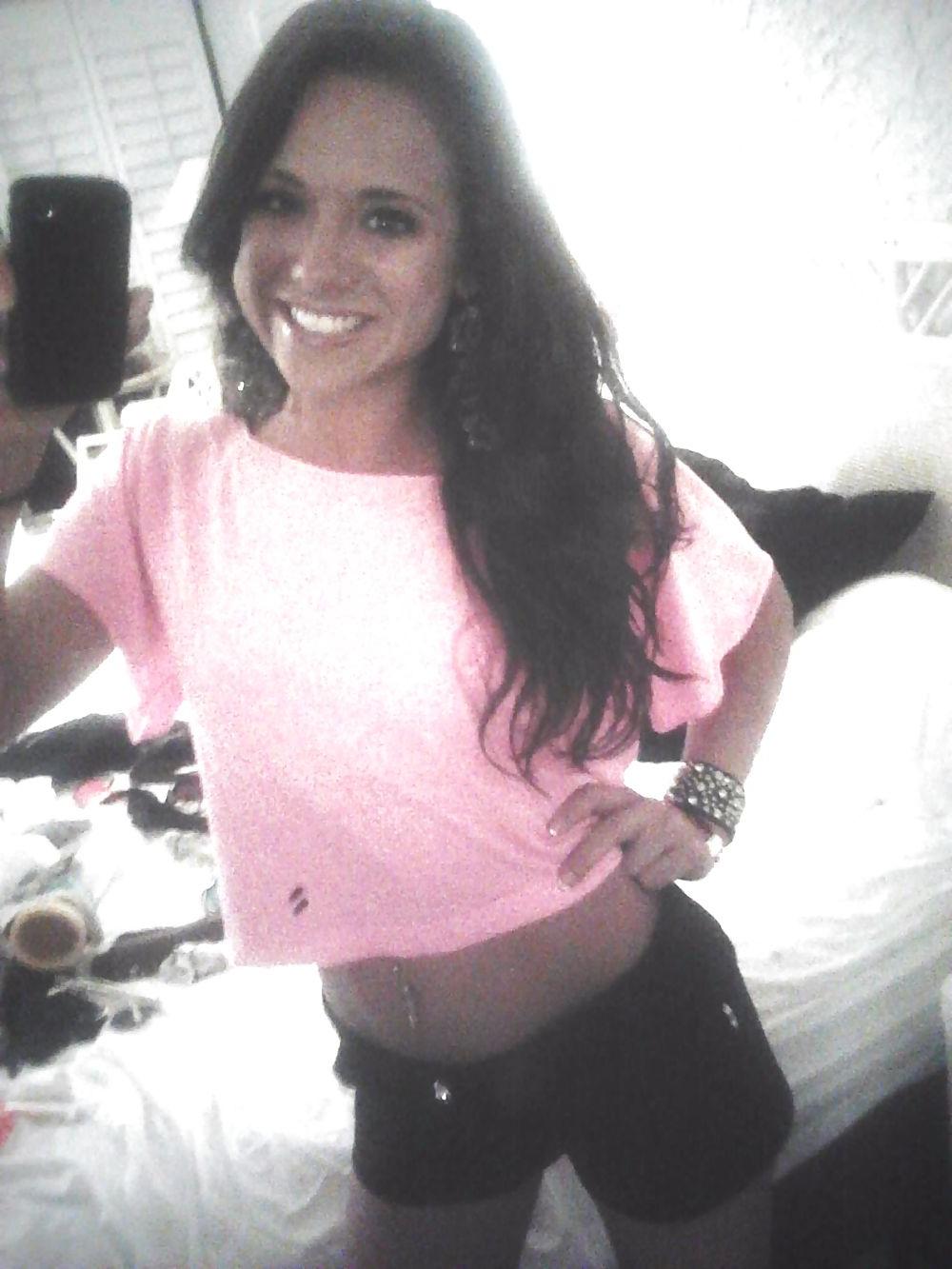 25P Everyones fav Hooters girl, Sammi the Slut!