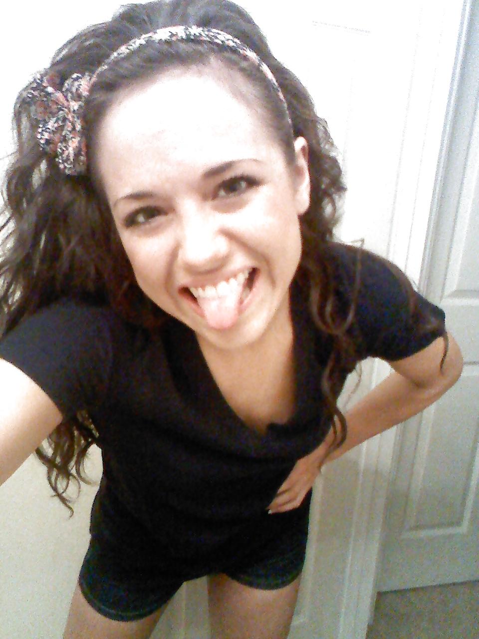 25P Everyones fav Hooters girl, Sammi the Slut!