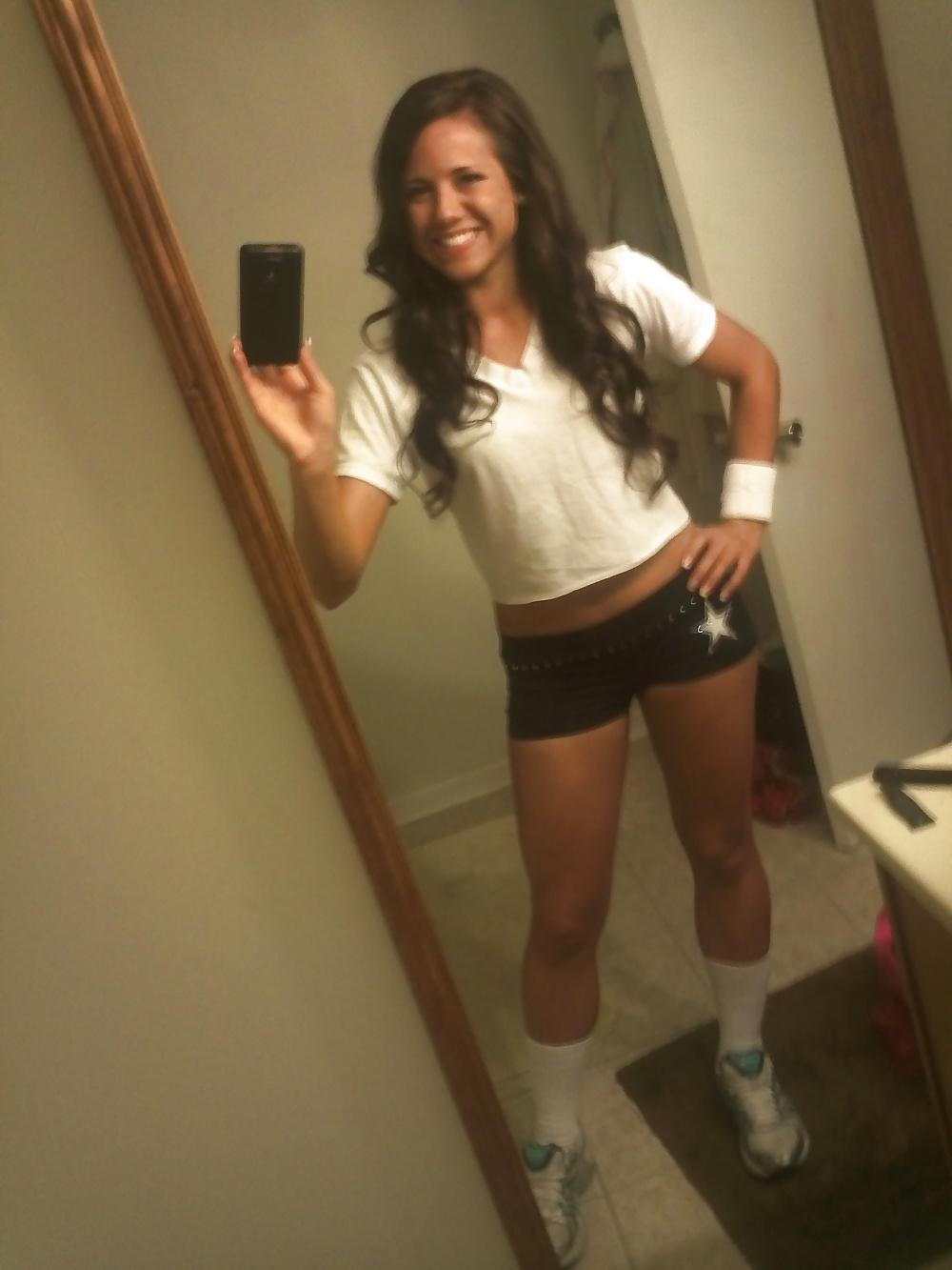 25P Everyones fav Hooters girl, Sammi the Slut!