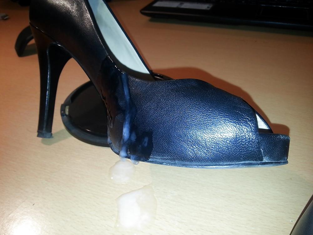 8P Fuck and cum my mother's peep toe sandals (other pair)