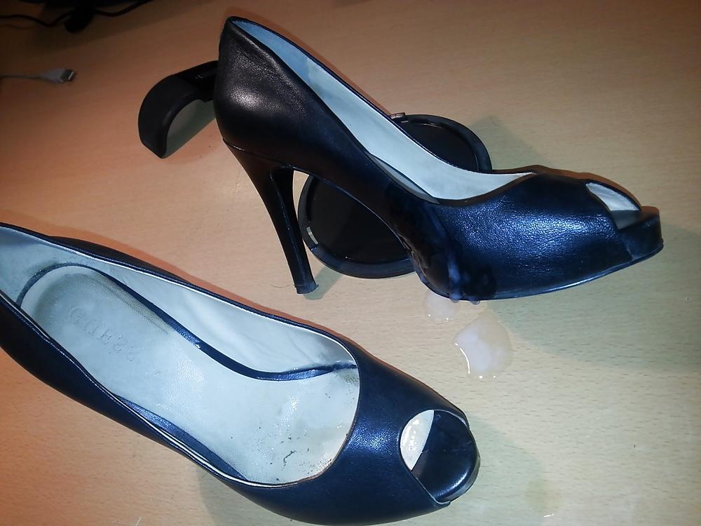 8P Fuck and cum my mother's peep toe sandals (other pair)