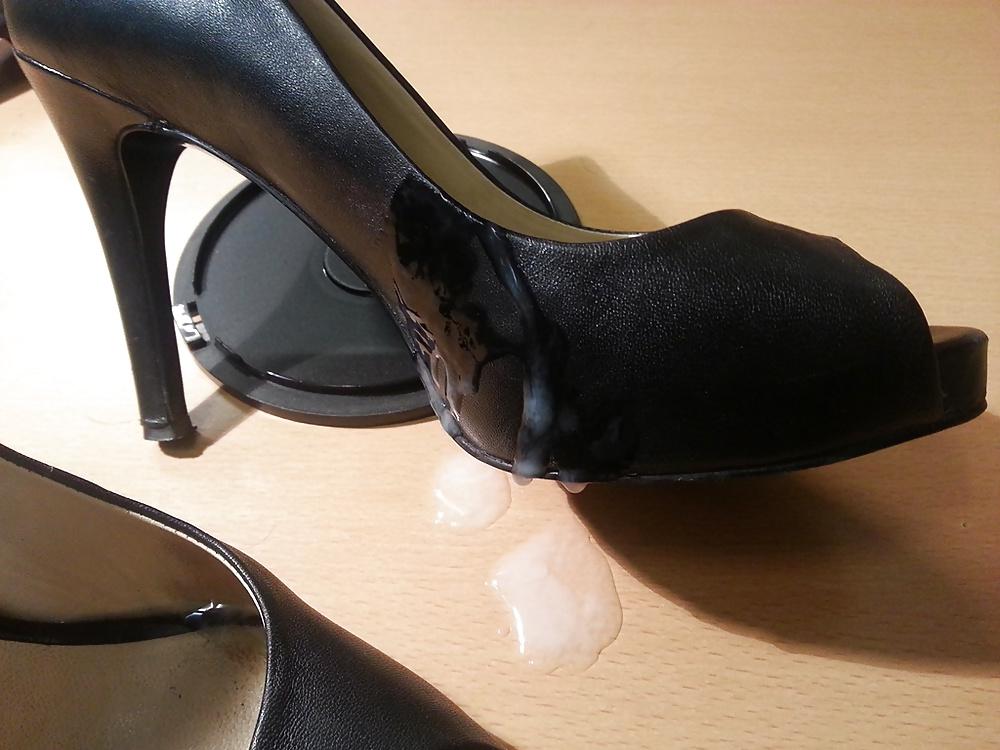8P Fuck and cum my mother's peep toe sandals (other pair)