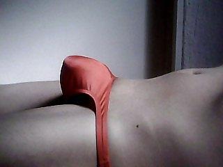 7P Mi pene se sale de su tanga