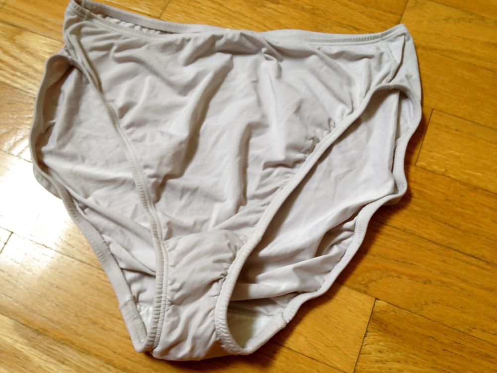 25P Mother in law hidden shower and panties