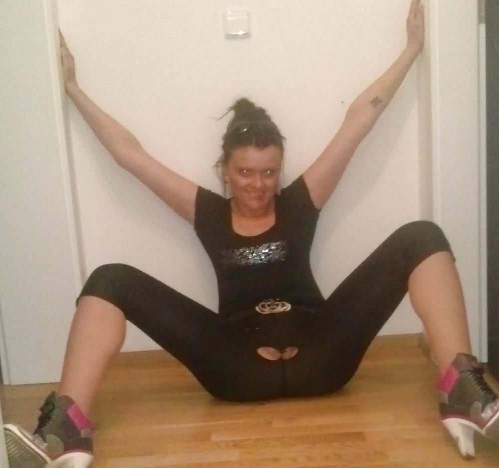 25P Girl in leggings and spandex 