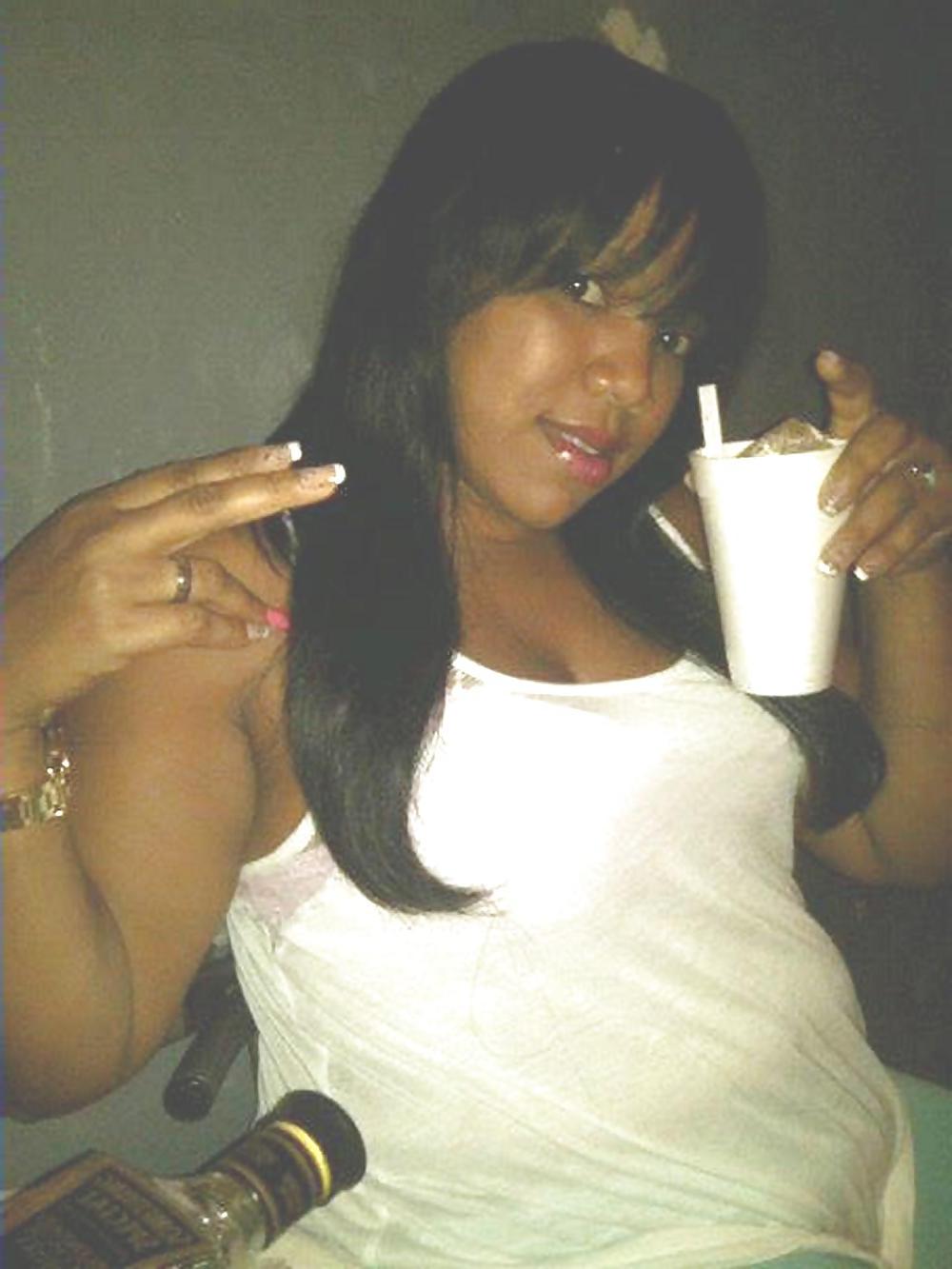 25P A dominican girl called Sugelis H.