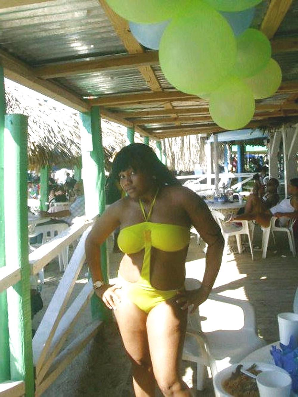 25P A dominican girl called Sugelis H.