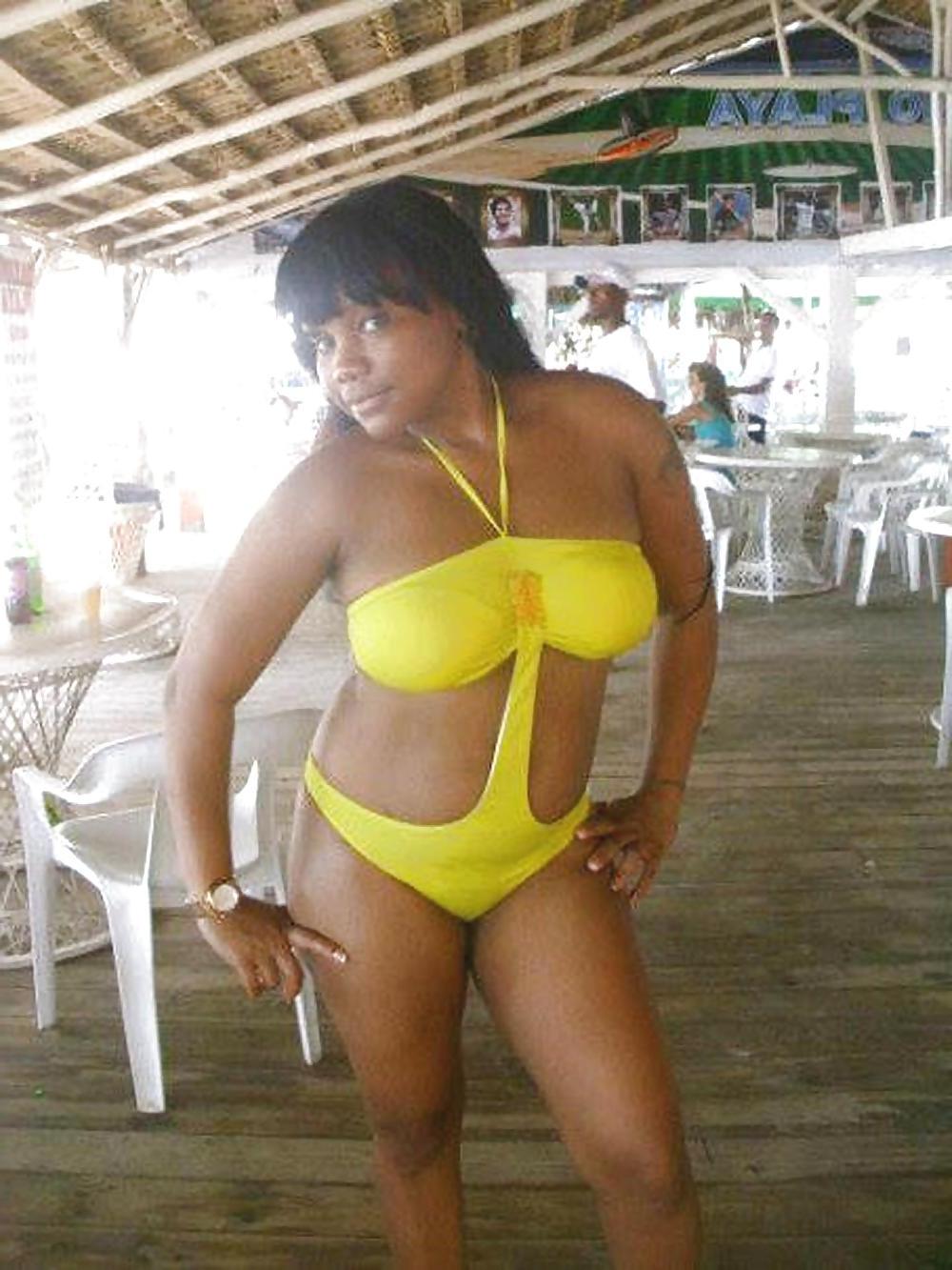 25P A dominican girl called Sugelis H.