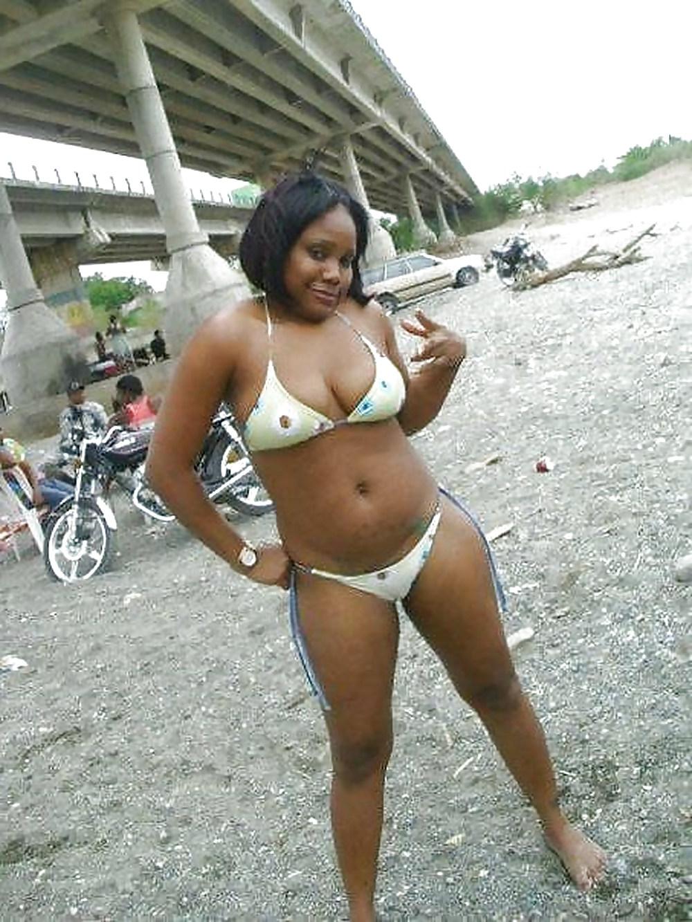 25P A dominican girl called Sugelis H.