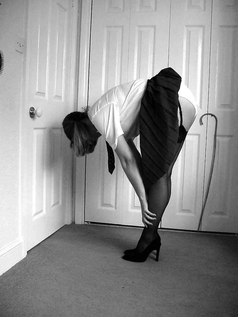 25P Retro Spanking and Caning Gallery 3