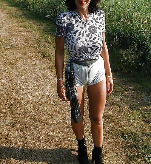 10P Fotze frisst Hose - cameltoe