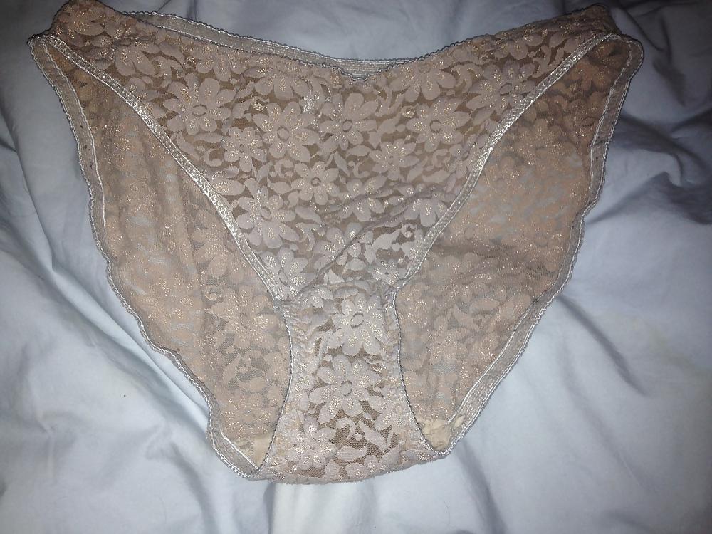 18P Shy Wife 4