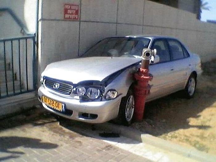 11P Women can drive a car?