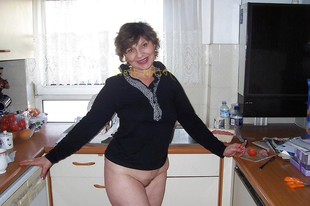 15P Hot Mature Housewife - Jotha Hele