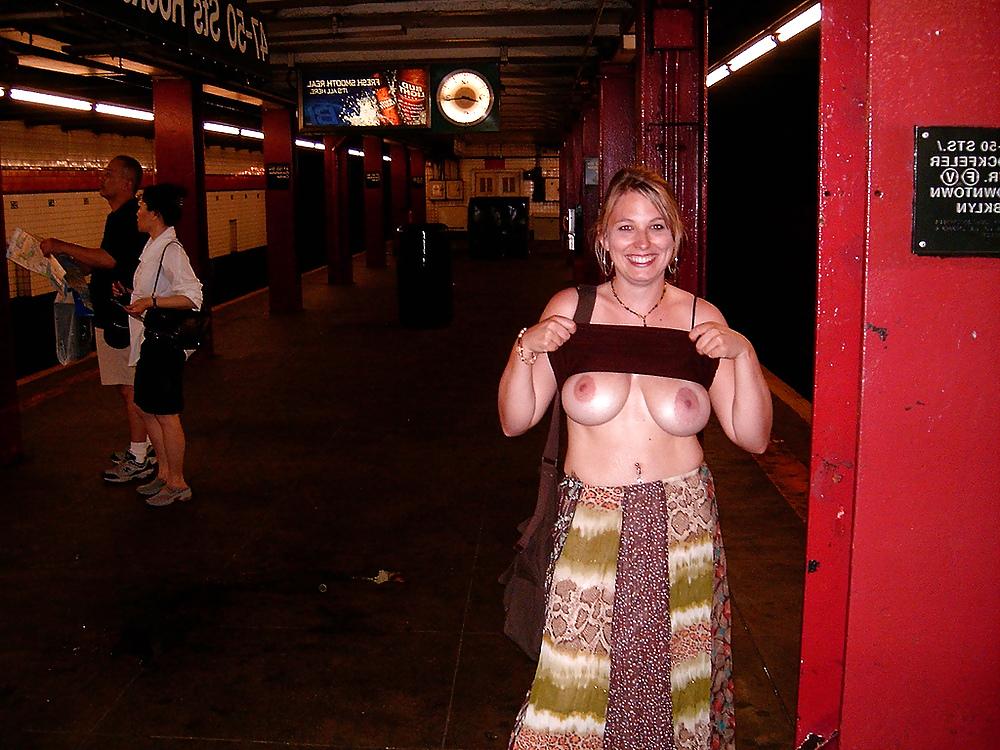 20P Show your tits 4.