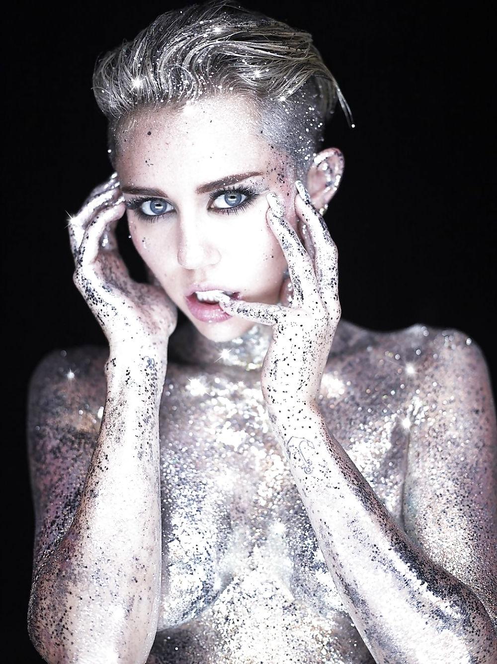 13P Miley Cyrus - perfect Blowjob - Slut