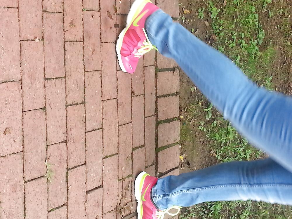 25P Candid sluts feet and shoes