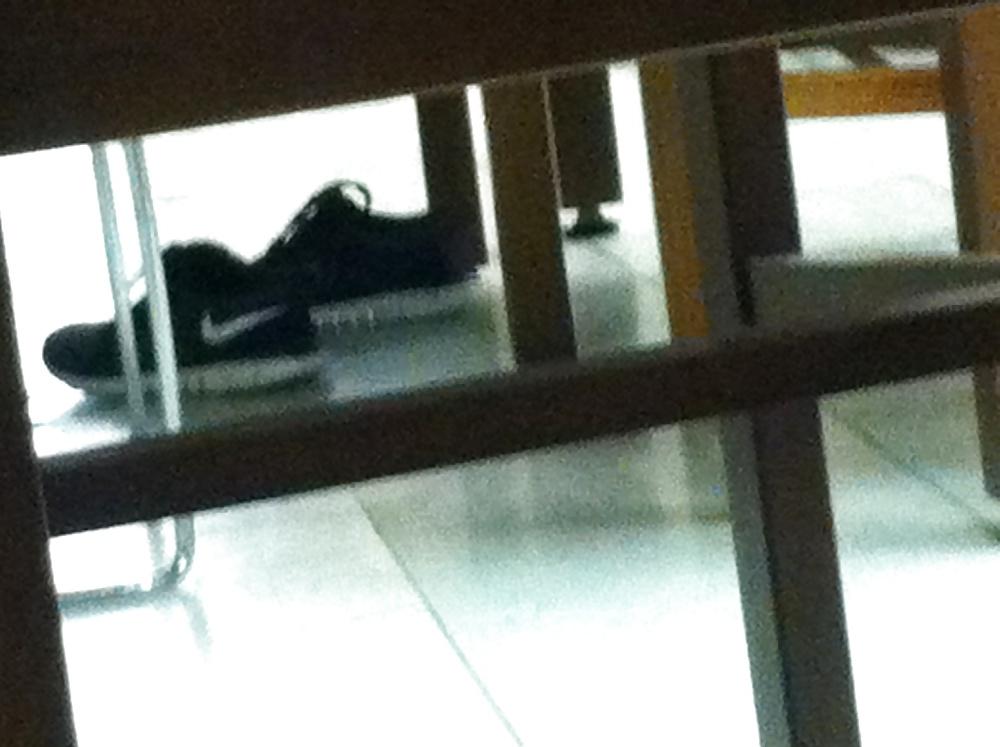 25P Candid sluts feet and shoes