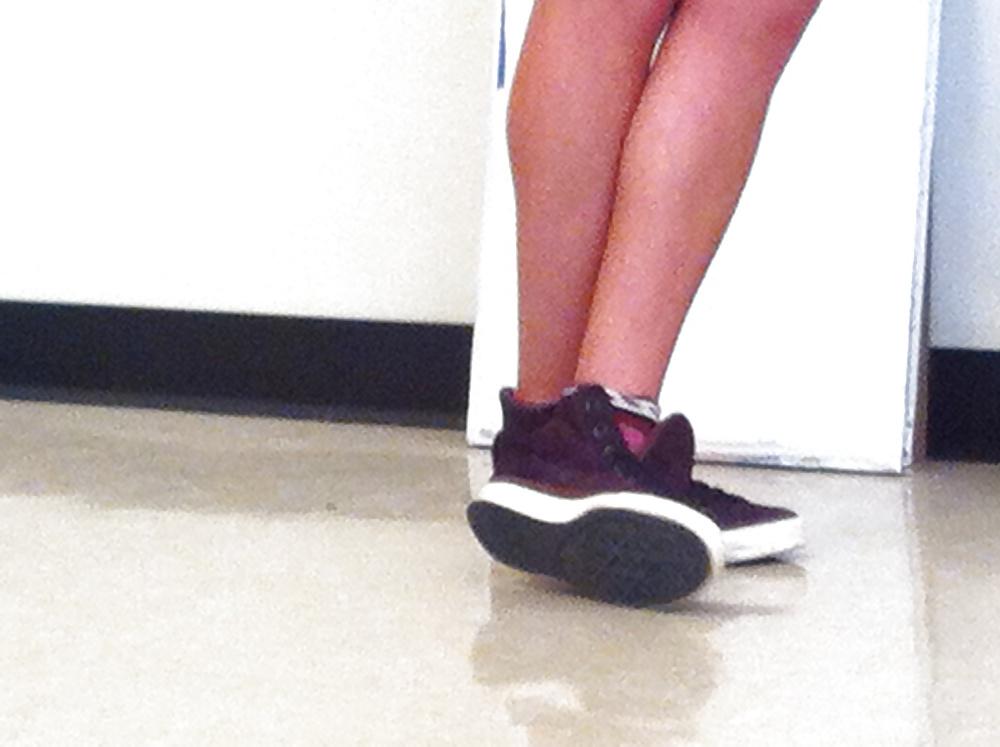 25P Candid sluts feet and shoes
