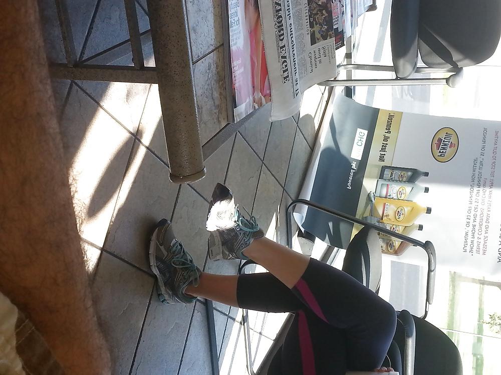 25P Candid sluts feet and shoes