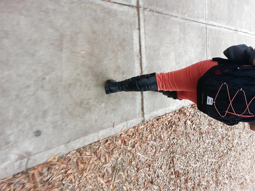 25P Candid sluts feet and shoes