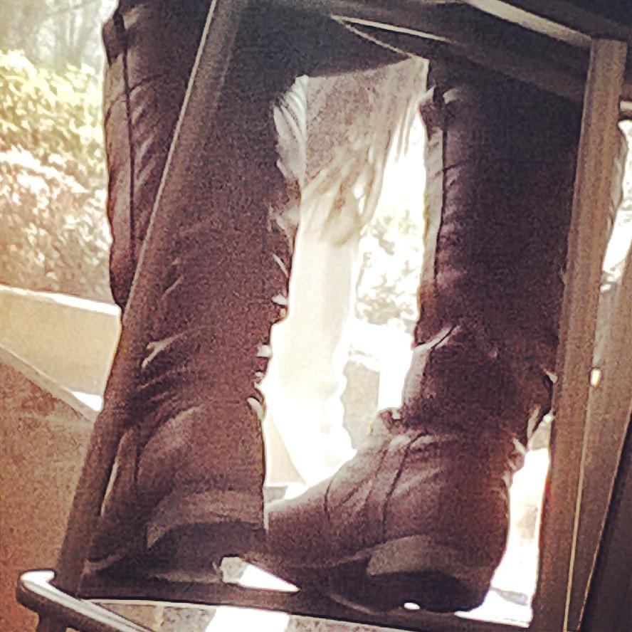 25P Candid sluts feet and shoes