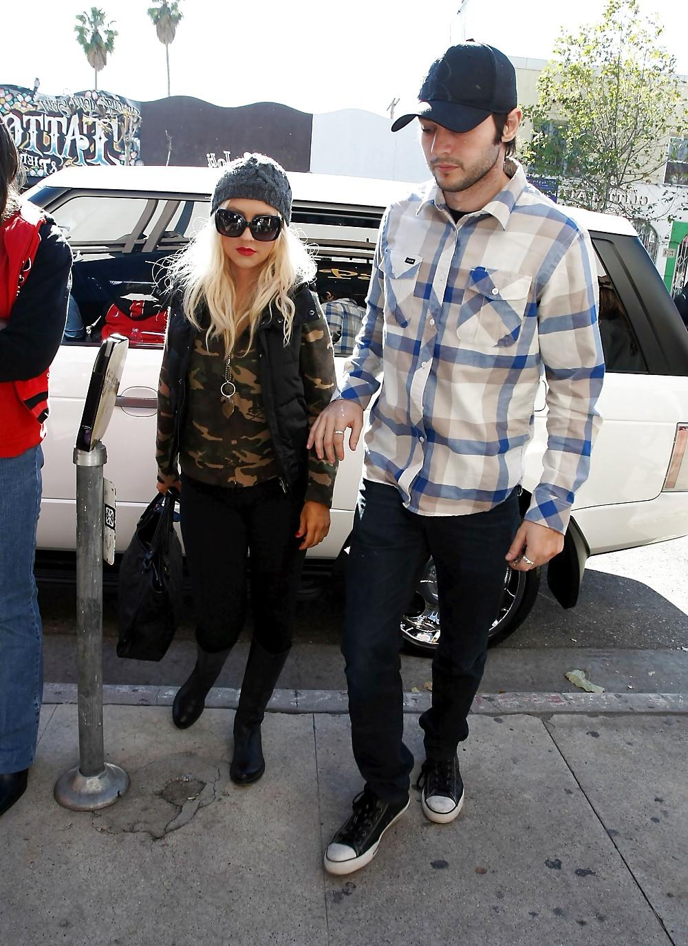 11P Christina Aguilera Camel-Toe Candids in New York