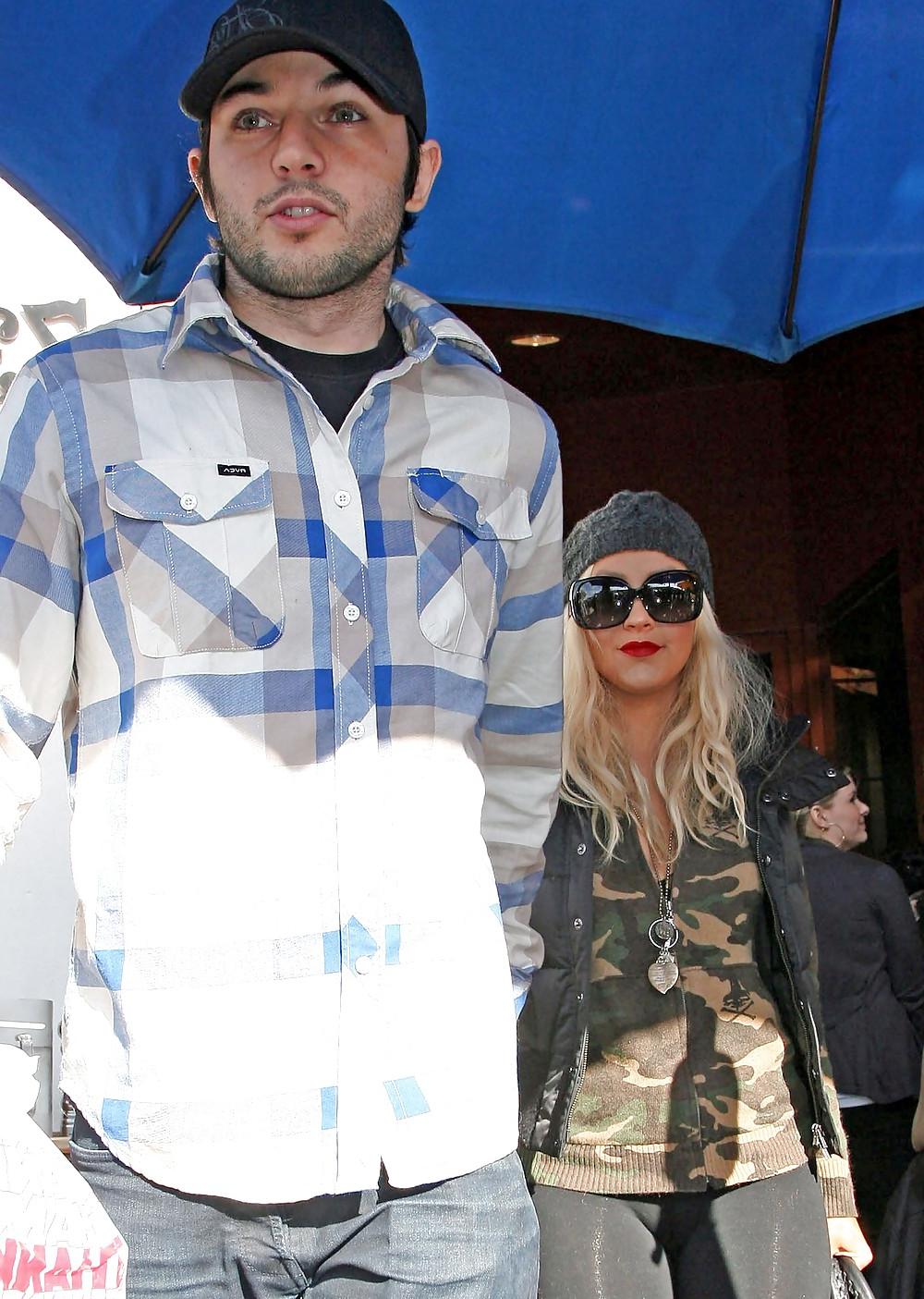 11P Christina Aguilera Camel-Toe Candids in New York