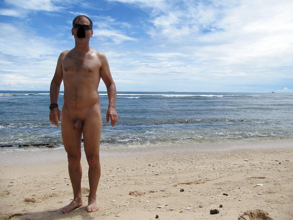 25P Nudist couple (stolen pics) - Never seen before