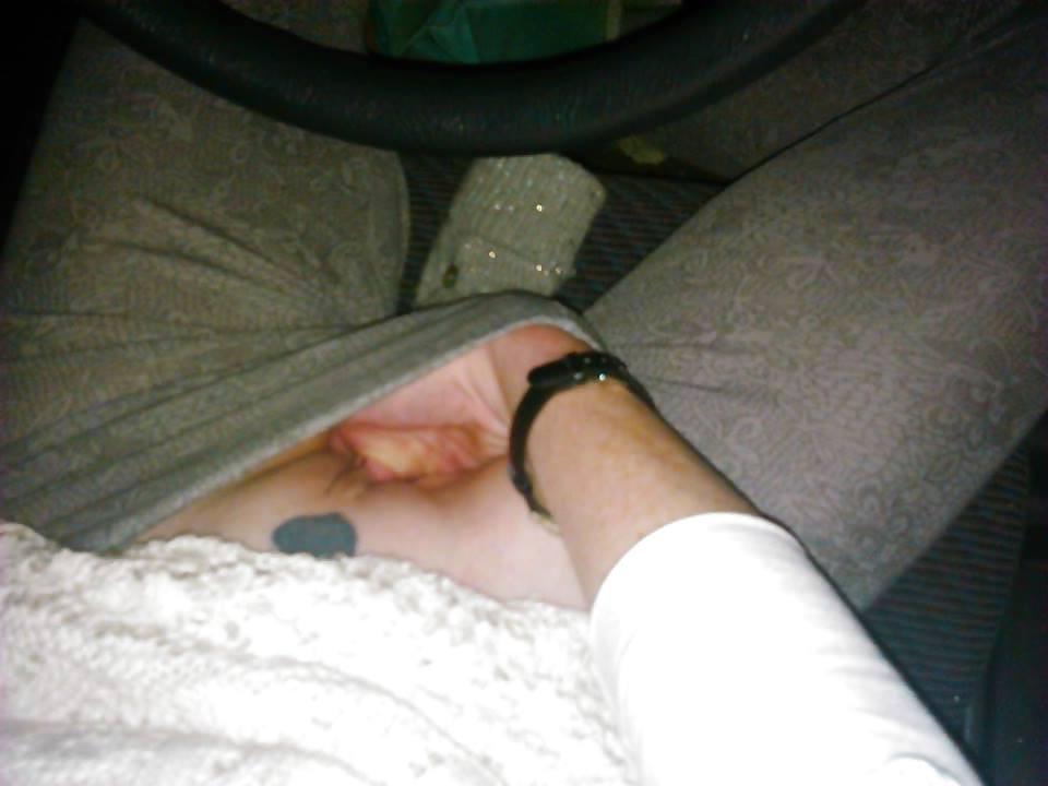 5P Masterbating in the car