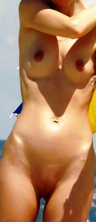 16P Secretly photographed naked on the beach