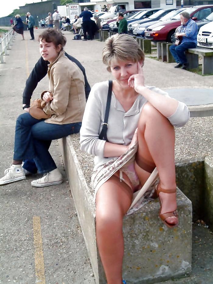 25P Up Skirt At The Park 1