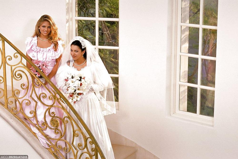 25P HERE COMES THE BRIDE