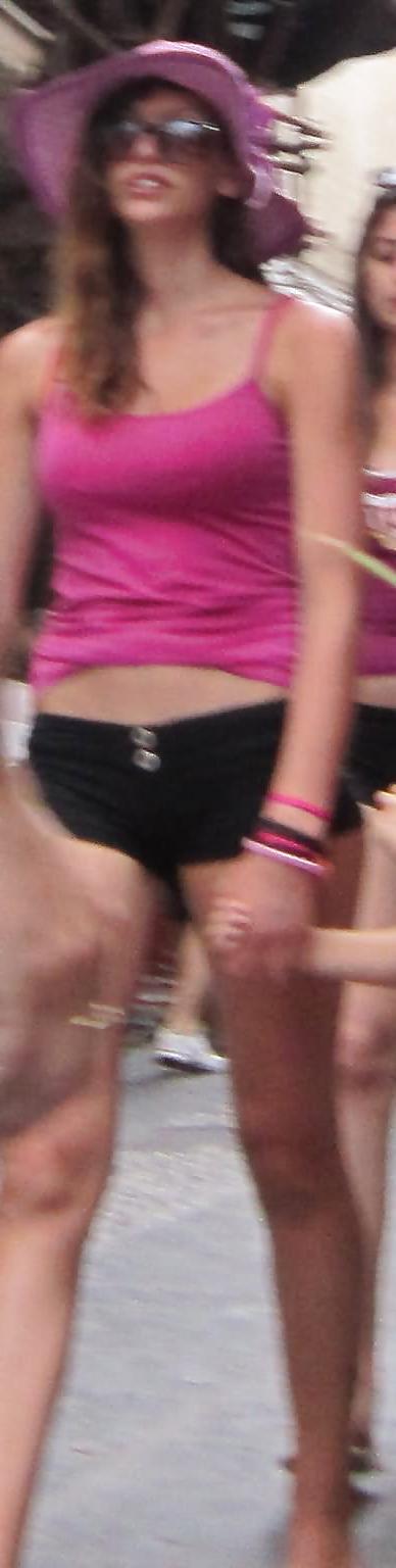 15P Candid shorts ass