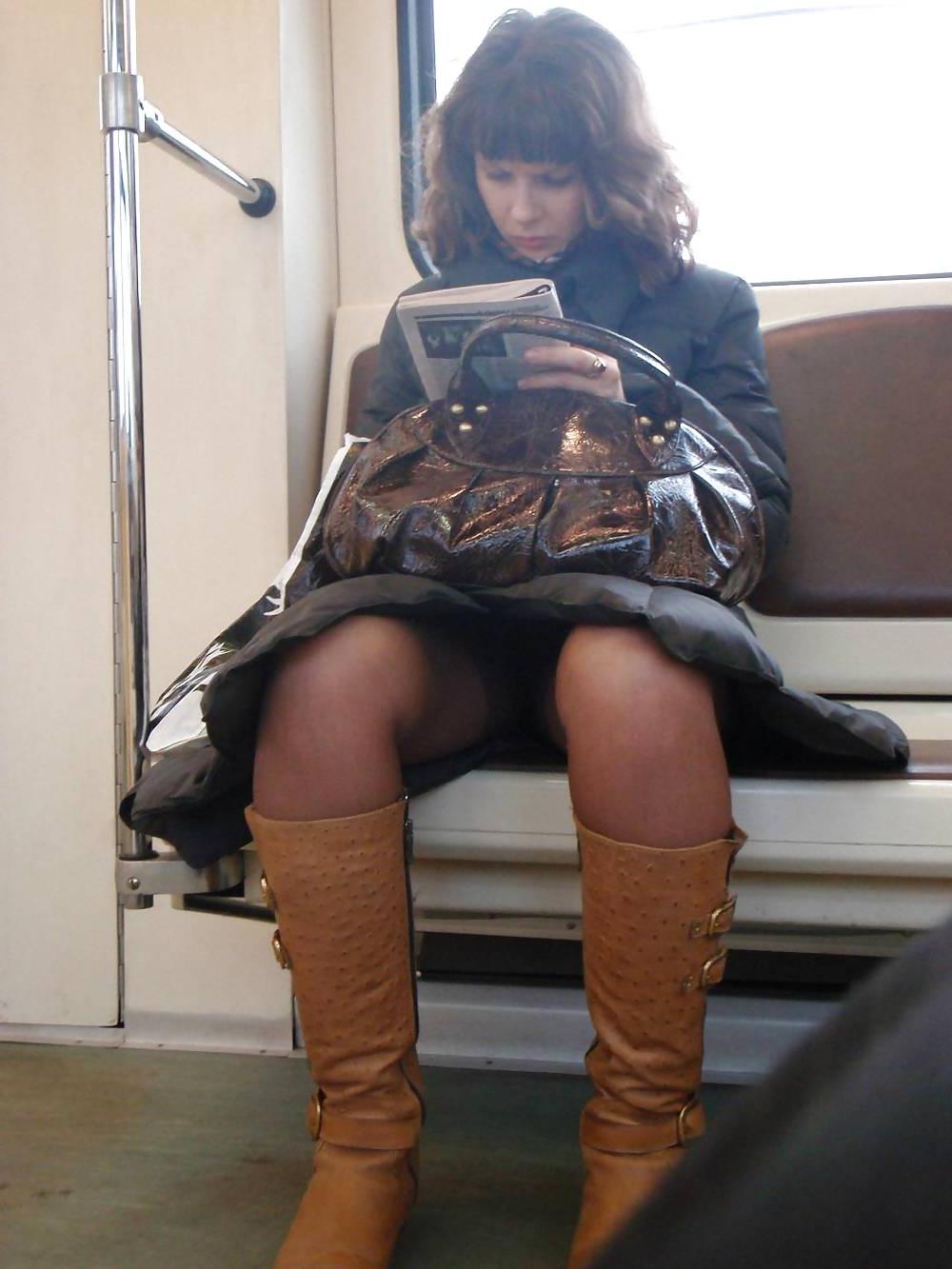 25P Train Voyeur