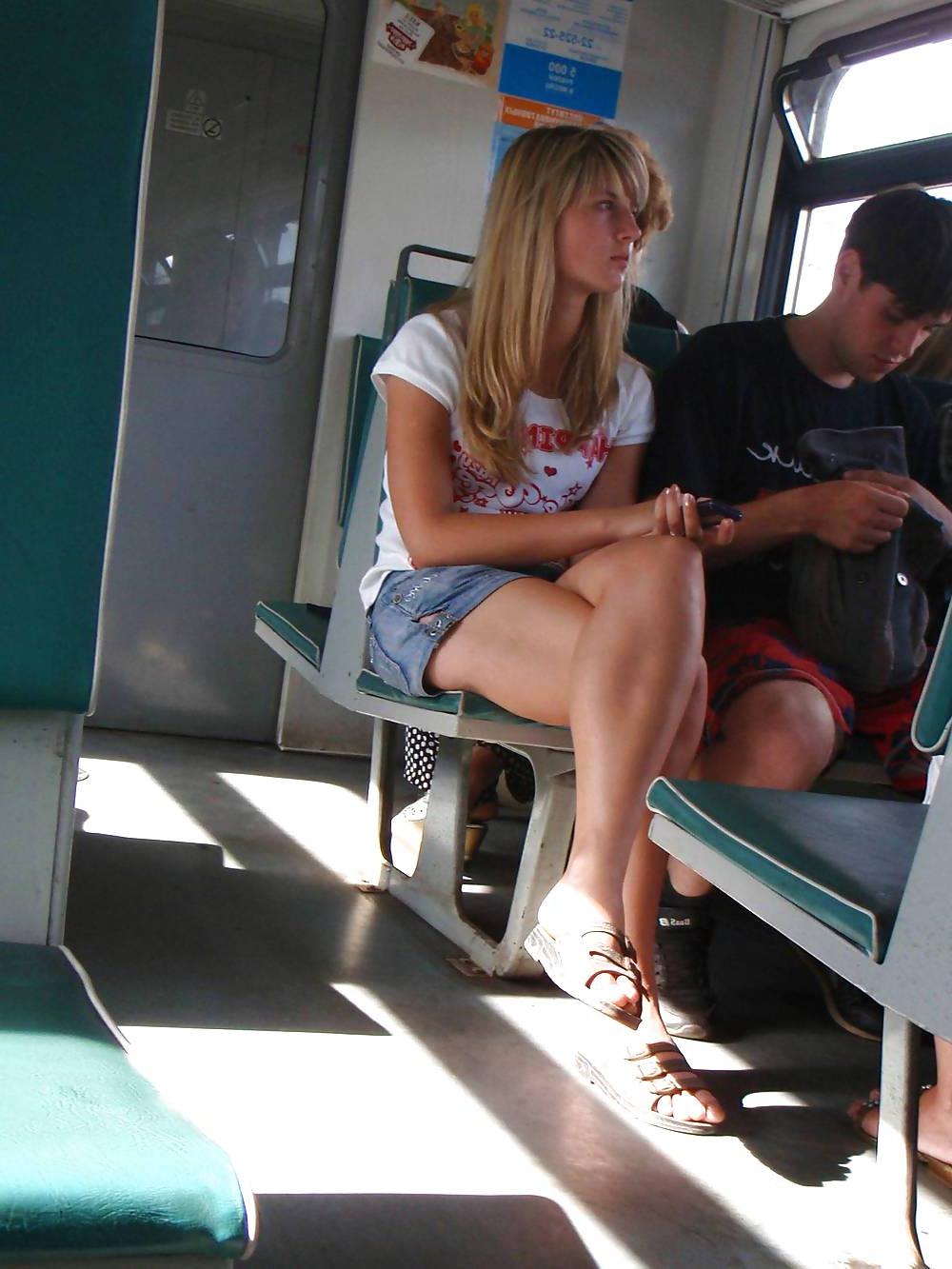 25P Train Voyeur