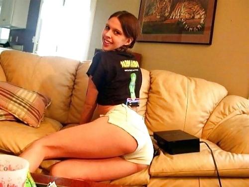 25P Girls playing game i love them watching