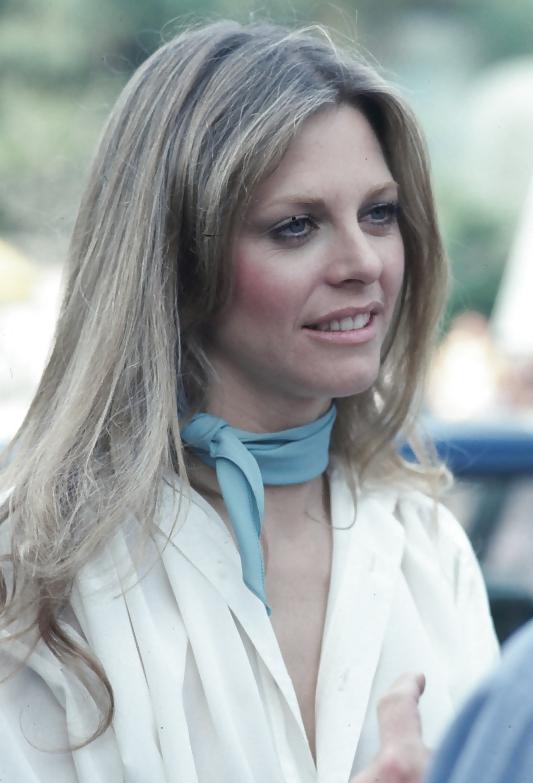 25P Let's Jerk Off Over ... Lindsay Wagner (Bionic Woman)