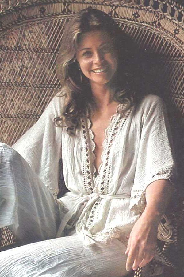 25P Let's Jerk Off Over ... Lindsay Wagner (Bionic Woman)