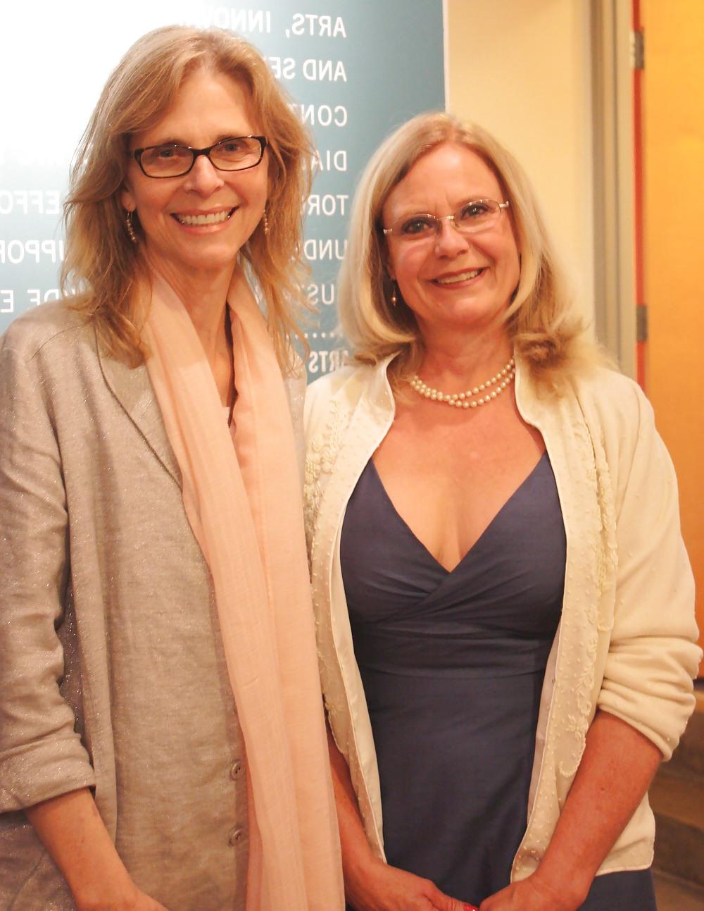 25P Let's Jerk Off Over ... Lindsay Wagner (Bionic Woman)