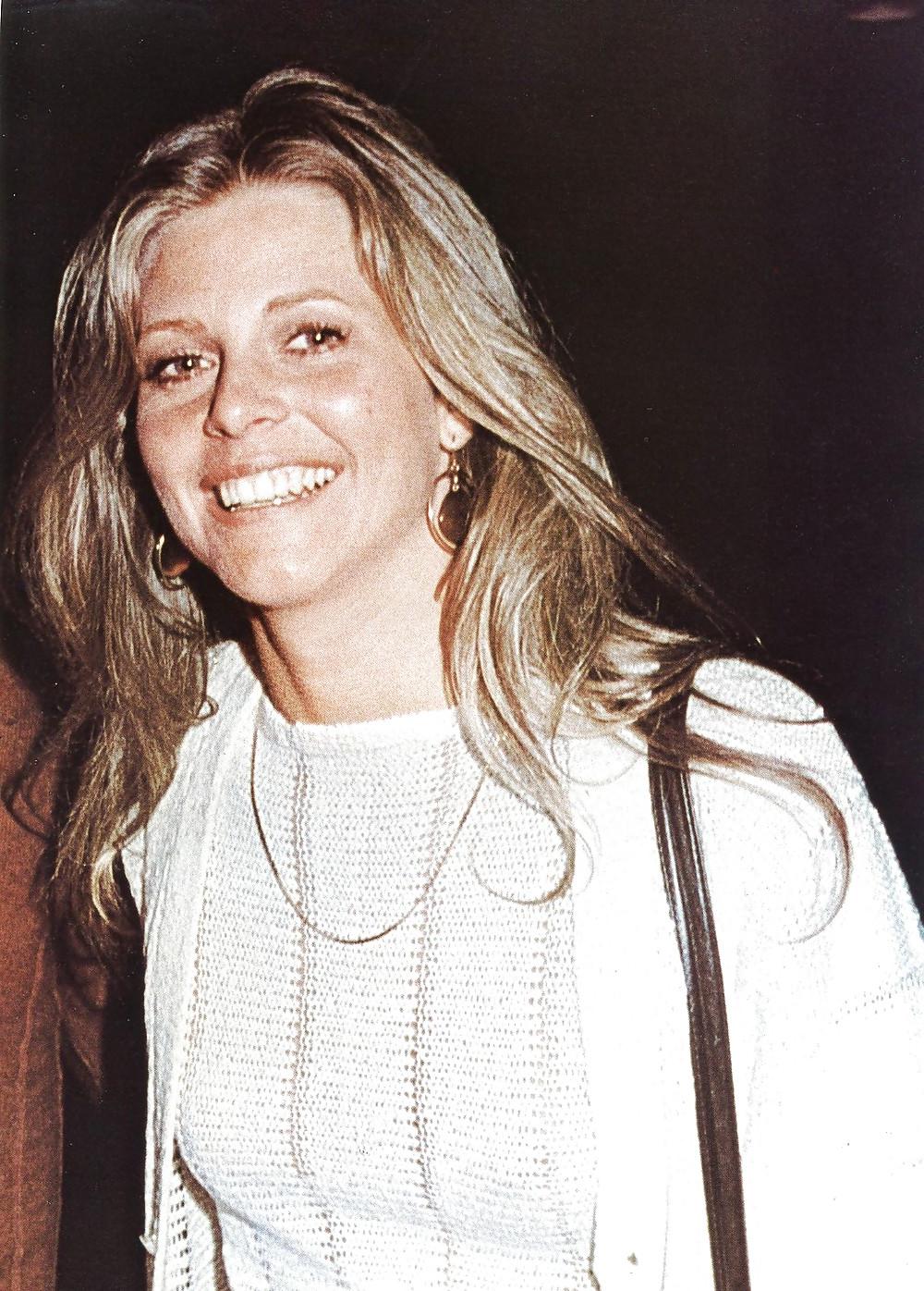 25P Let's Jerk Off Over ... Lindsay Wagner (Bionic Woman)