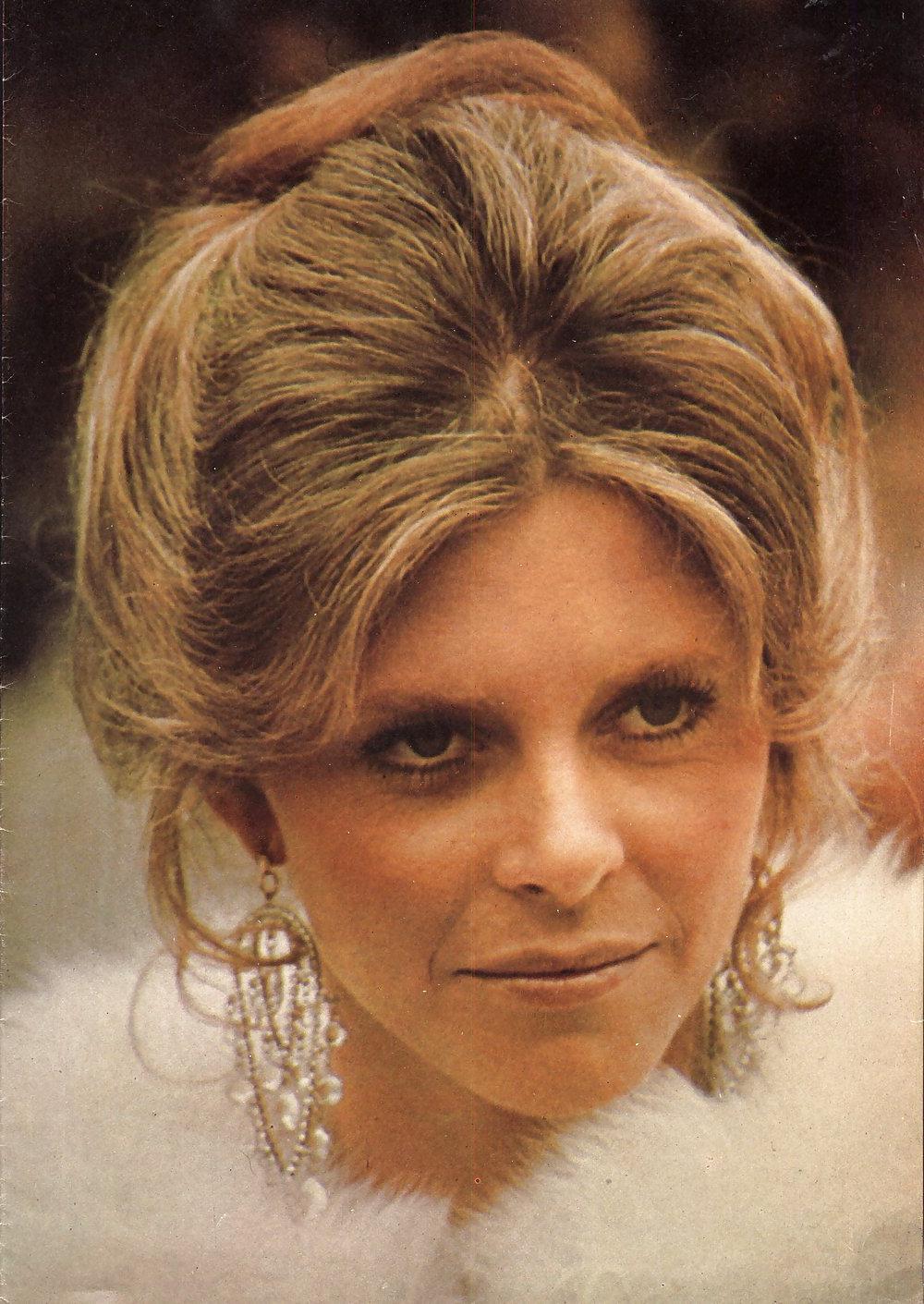 25P Let's Jerk Off Over ... Lindsay Wagner (Bionic Woman)
