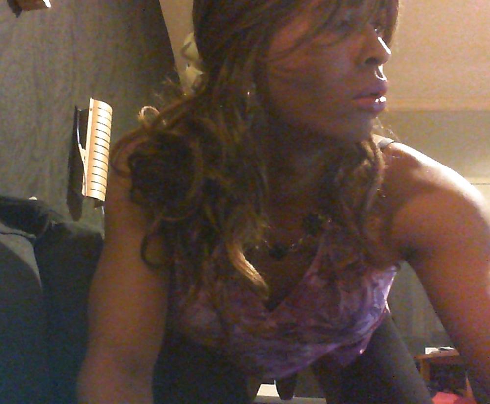 9P Glenda in very short skirt