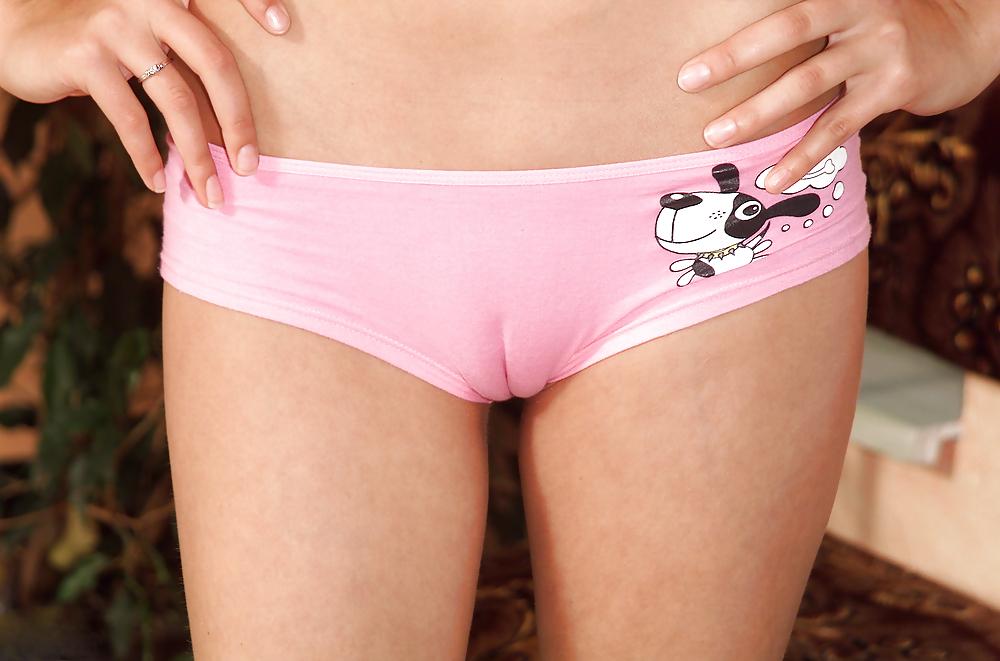20P Bunz and Camel Toes 10