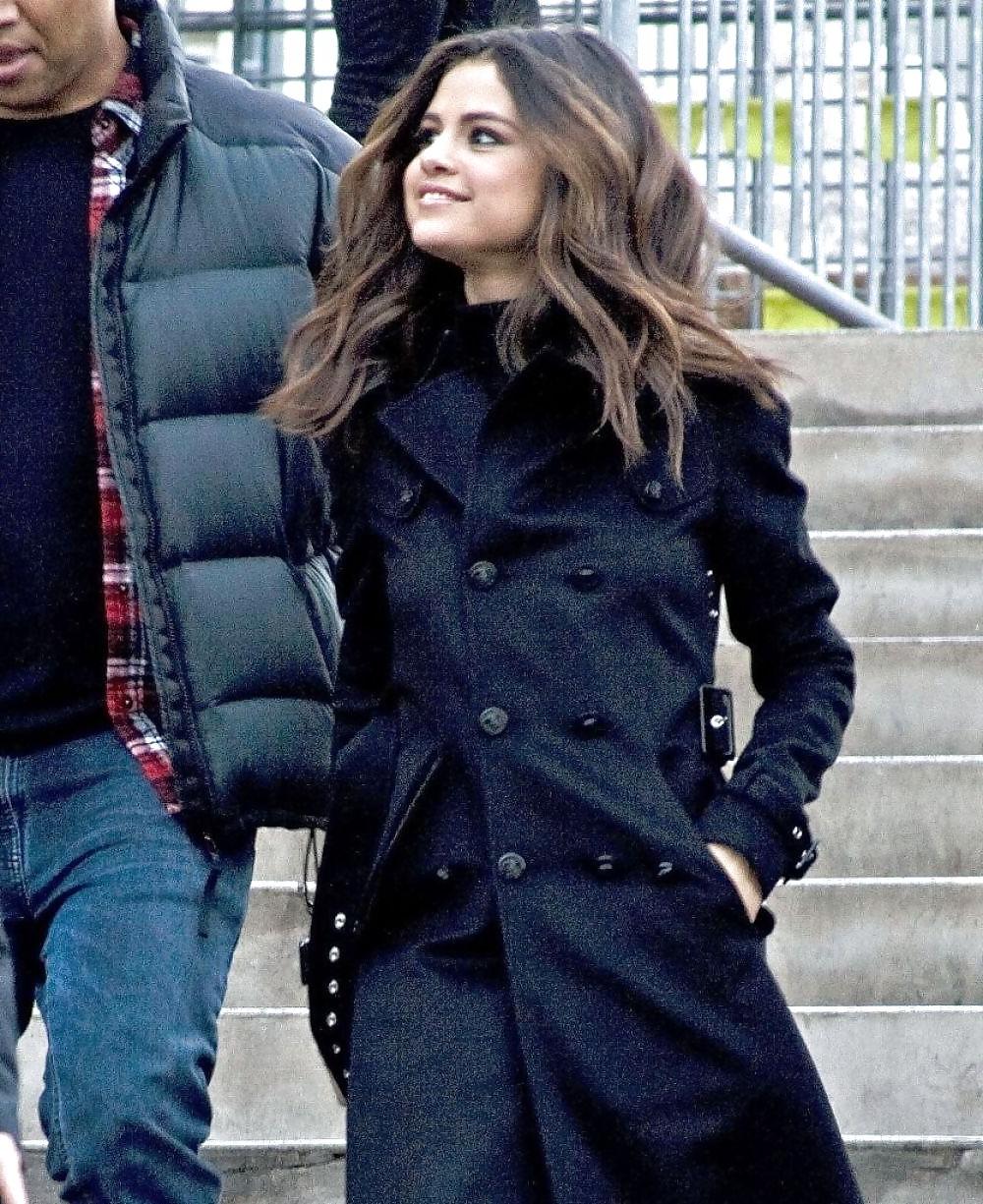 14P Selena Gomez - perfect Face for a Cumshot