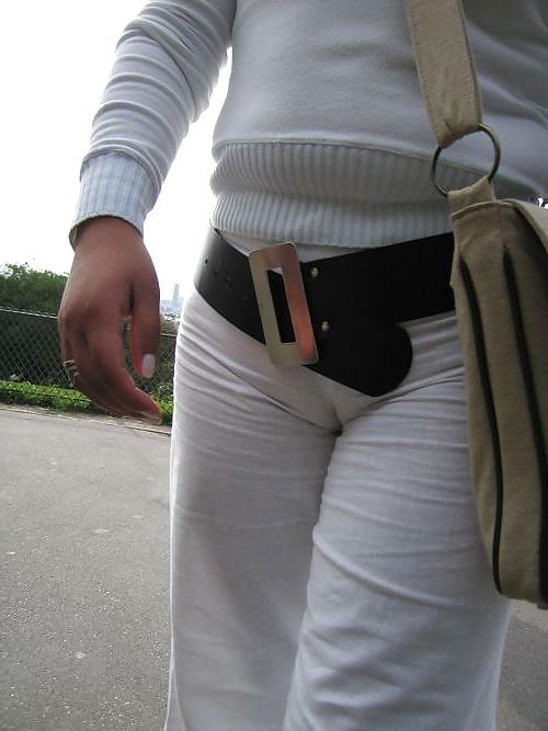 25P Fotze frisst Hose - cameltoe