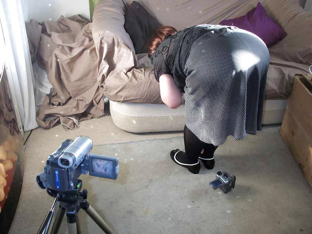 7P Leena, mature dinner lady lifts her skirt for cash