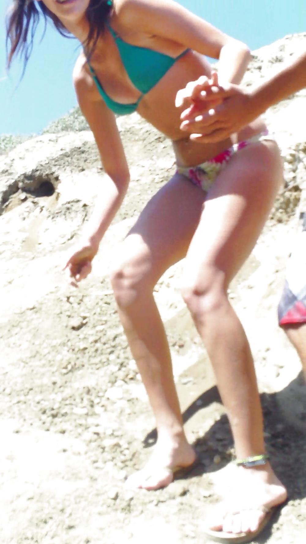 25P Teen ass & butts bikini beach