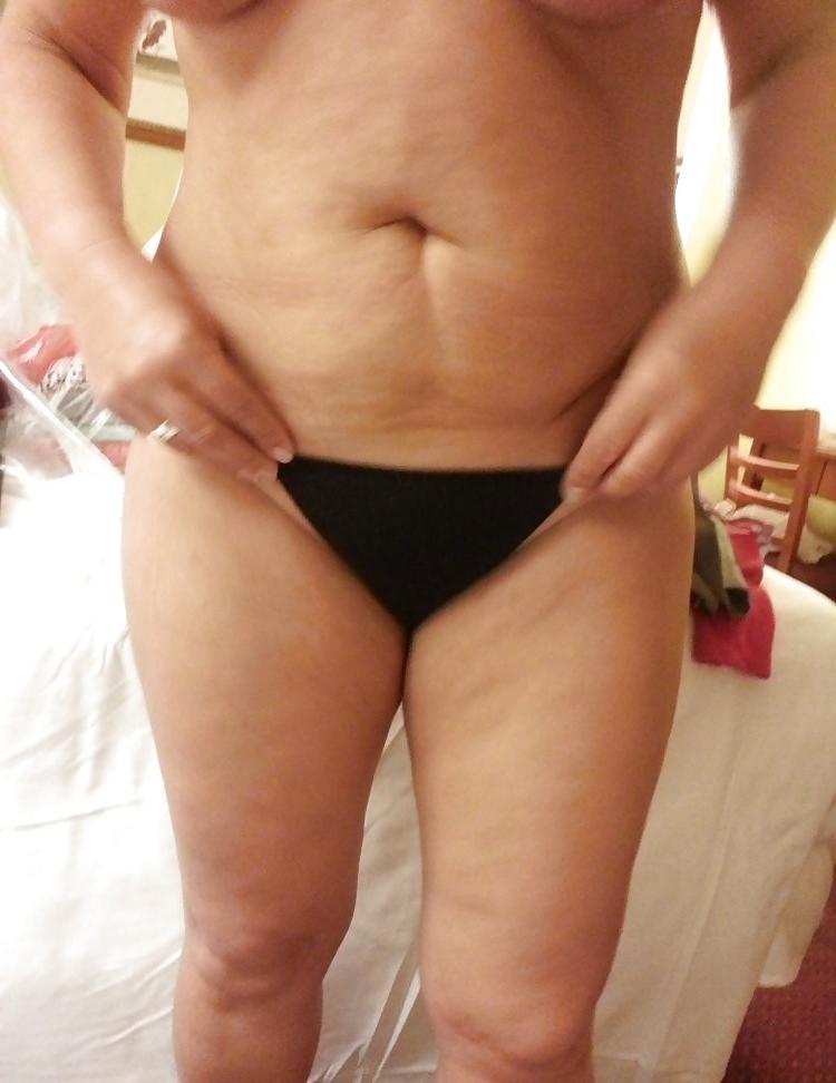 8P Chubby housewife hot