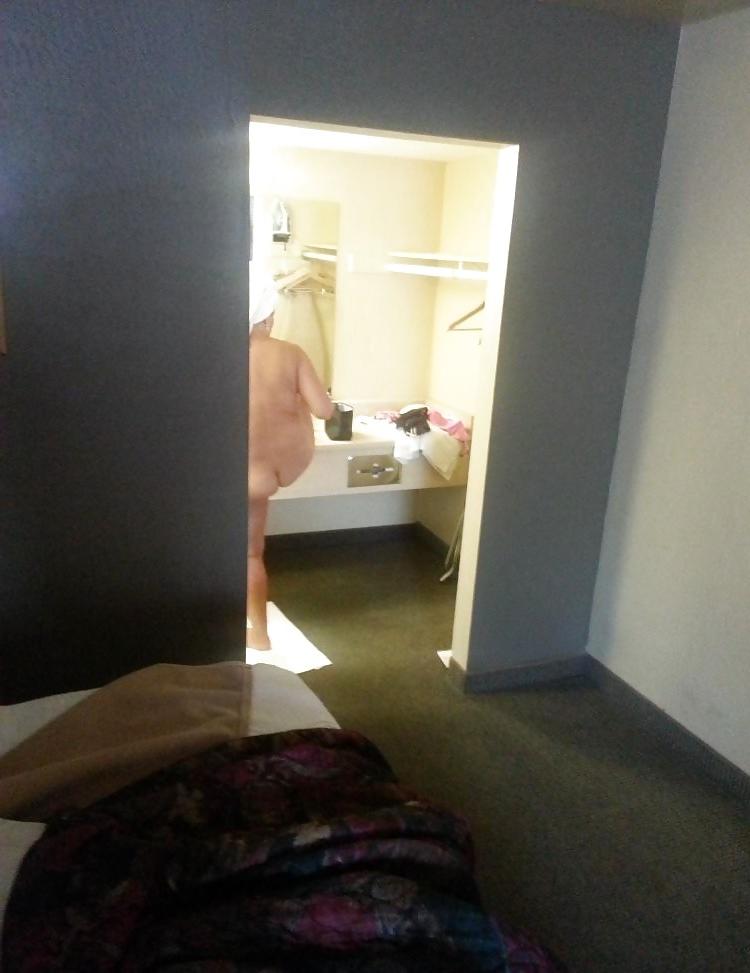 8P Chubby housewife hot